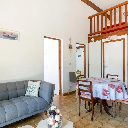 Maison 6 Pers. A - Proche Mer, Quartier Calme, Cour Fermee, Confort - Fr-1-521-202 Holiday home *